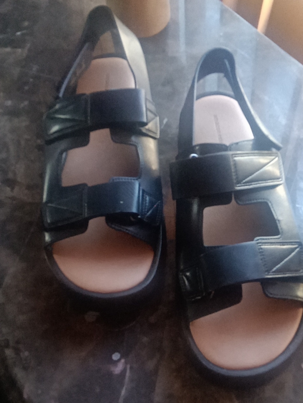 Amazon Essentials Black Open-Toe Adjustable Strap Sandals